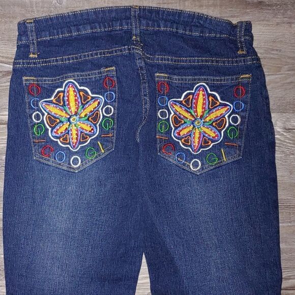 COOGI  embroideree jean capris Sz 9/10 NWOT - Picture 1 of 8